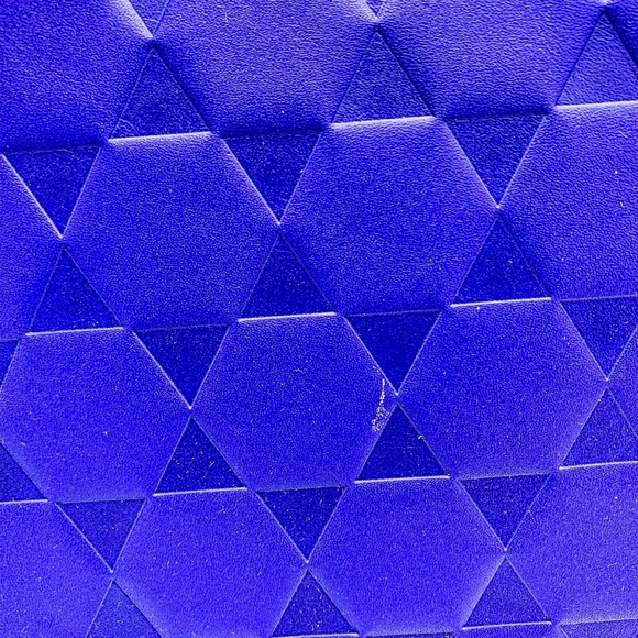 NWOT HEIRLOOM Wing Tote Embossed Leather - Picture 4 of 5